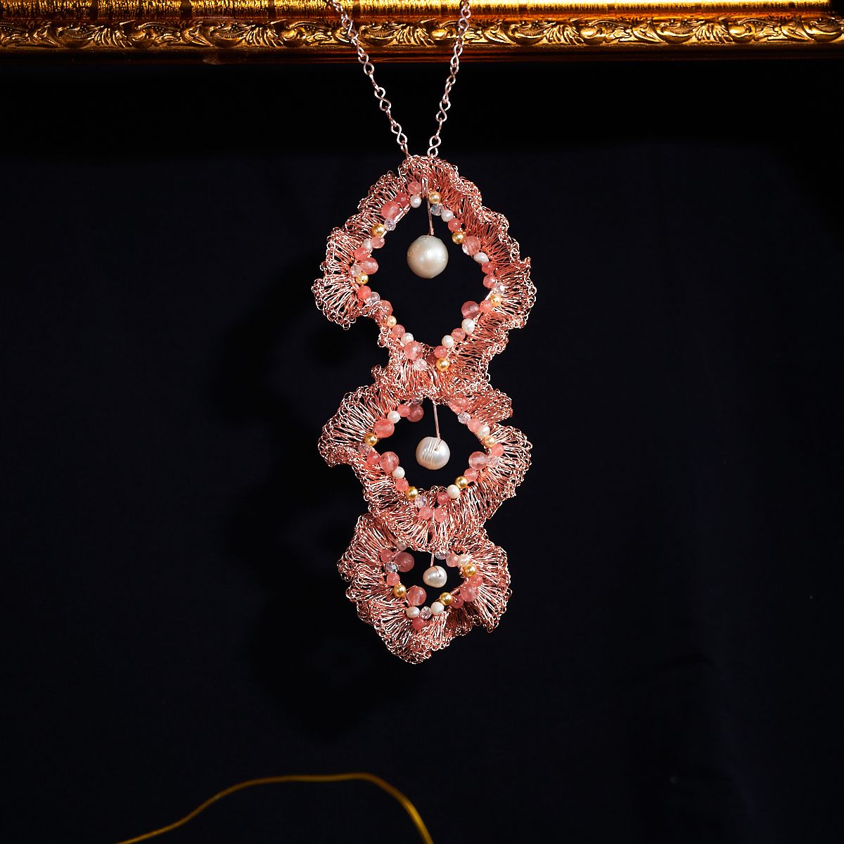 Wavy square pink