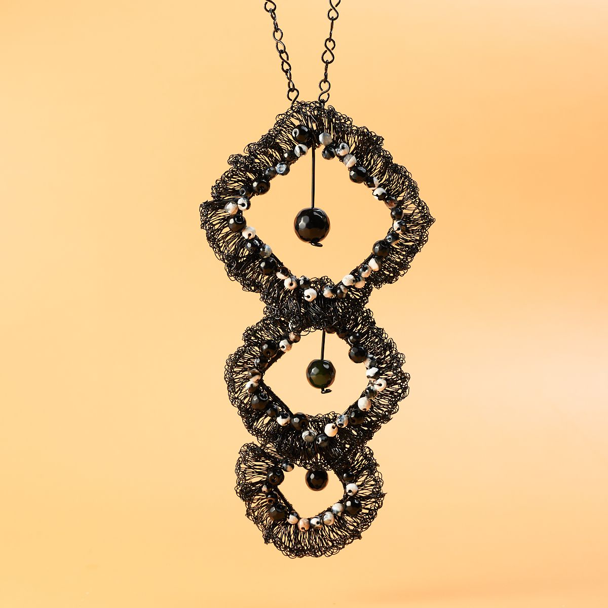 Wavy square black