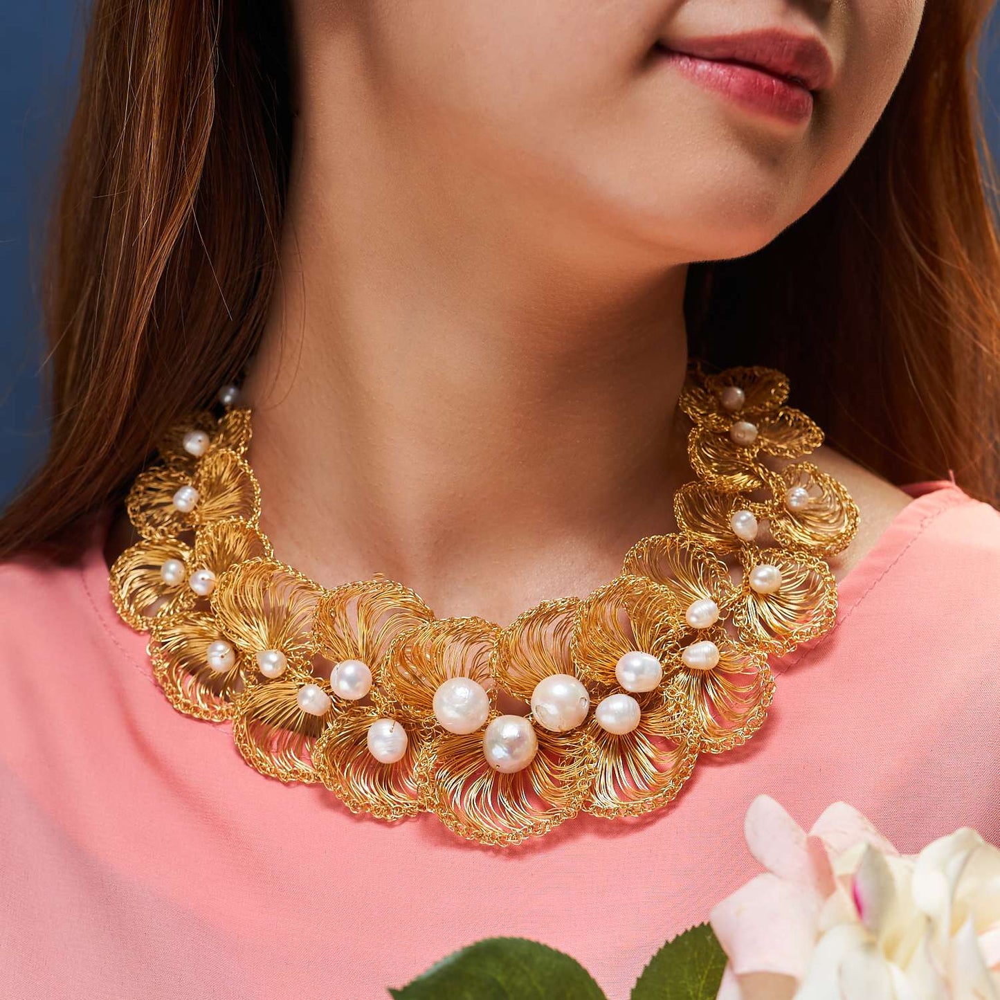 Wave choker pearl gold