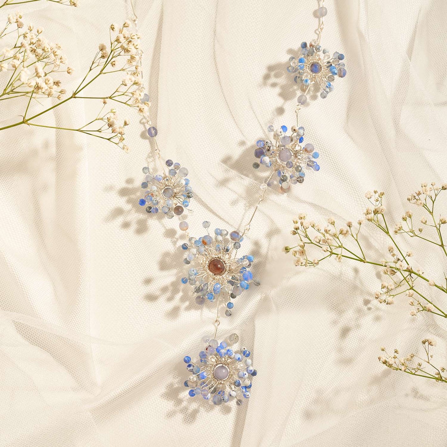 Baby breath single layer necklace blue silver