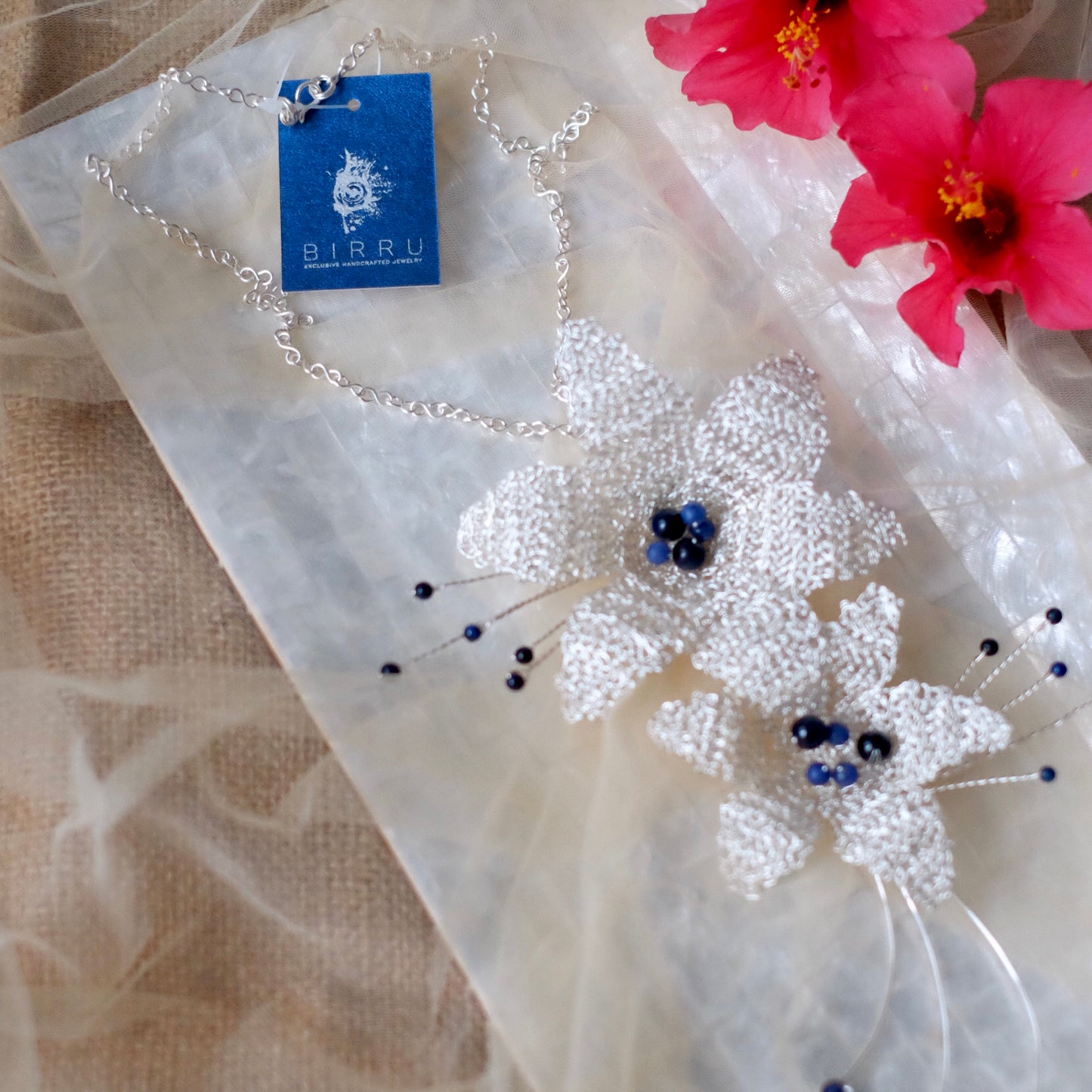 FRANGIPANI NECKLACE BLUE SILVER