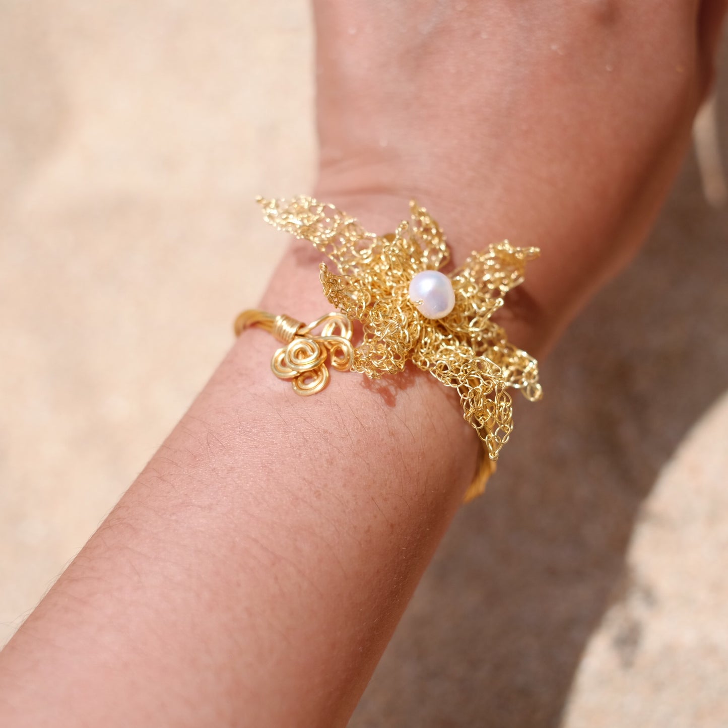 CANANGA BANGLE GOLD PEARL