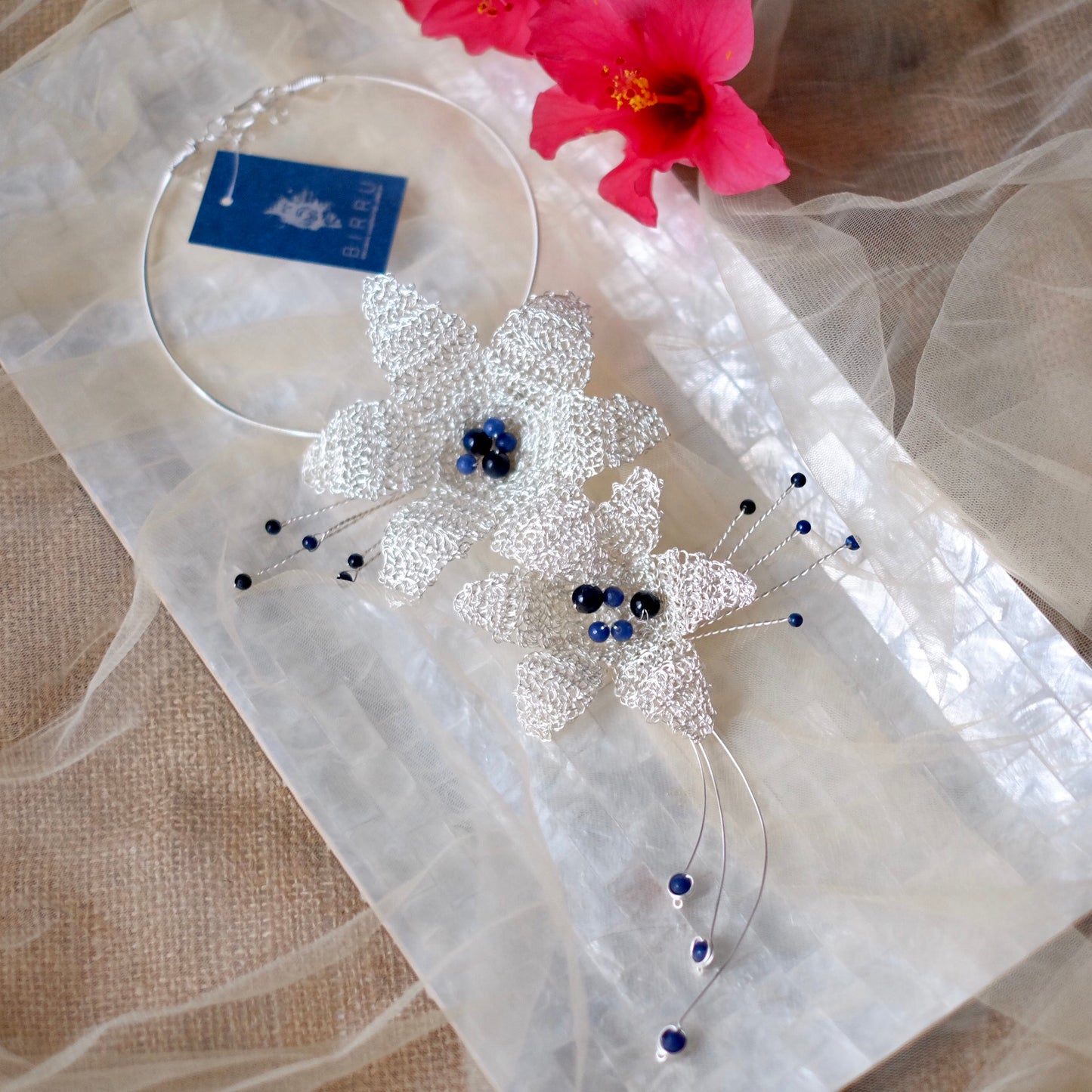 FRANGIPANI NECKLACE BLUE SILVER