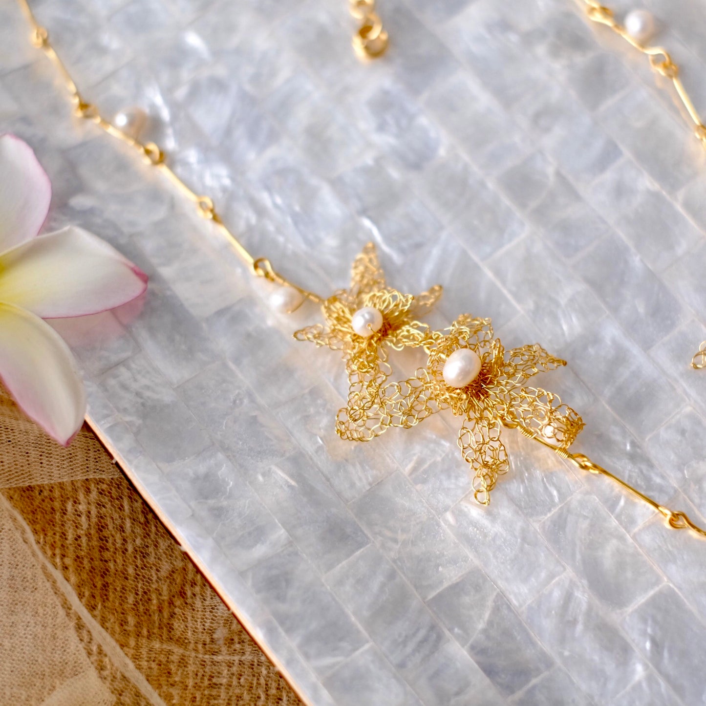 CANANGA NECKLACE GOLD PEARL