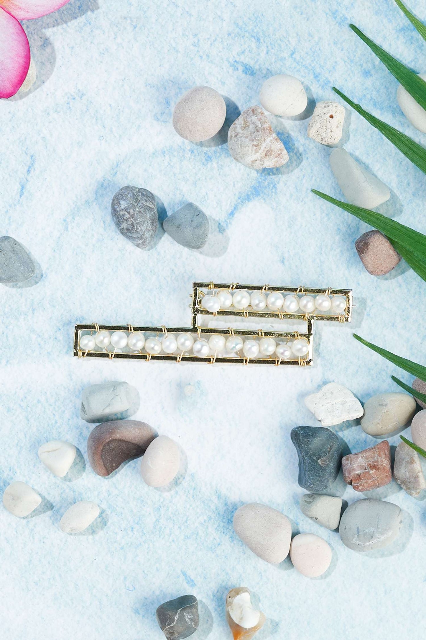 Sydney pearl brooch