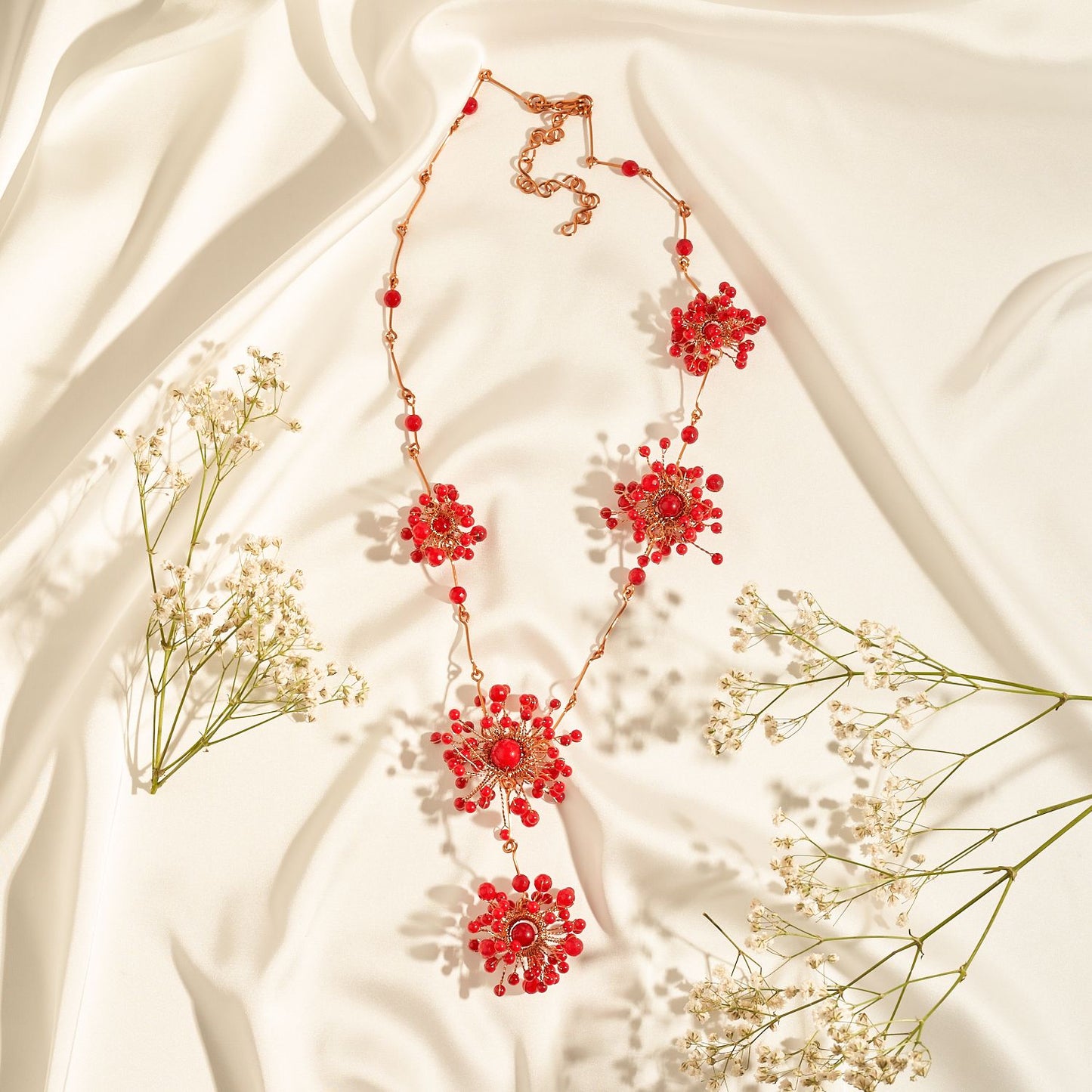 Baby breath single layer necklace red RG