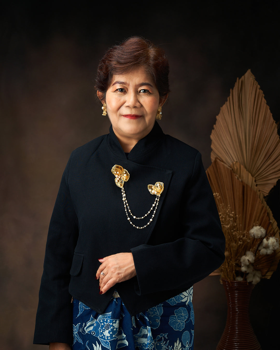 Larasati Pearl Gold Brooch