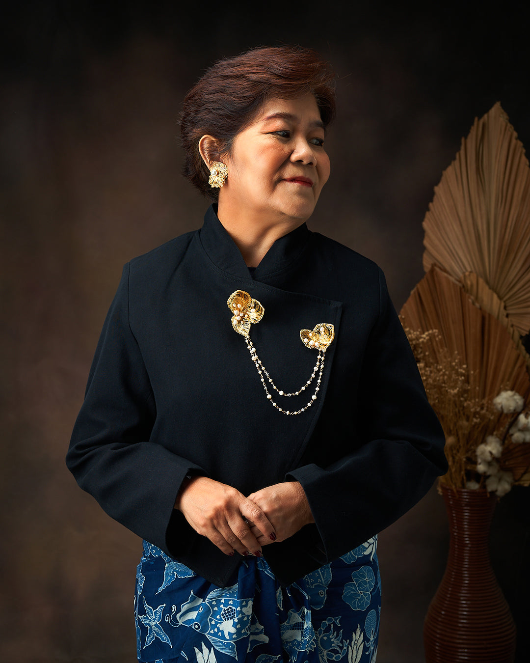 Larasati Pearl Gold Brooch