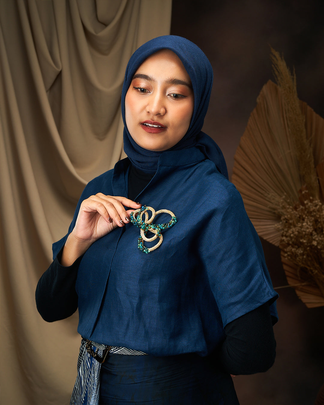 Cempaka Gold Agate Brooch