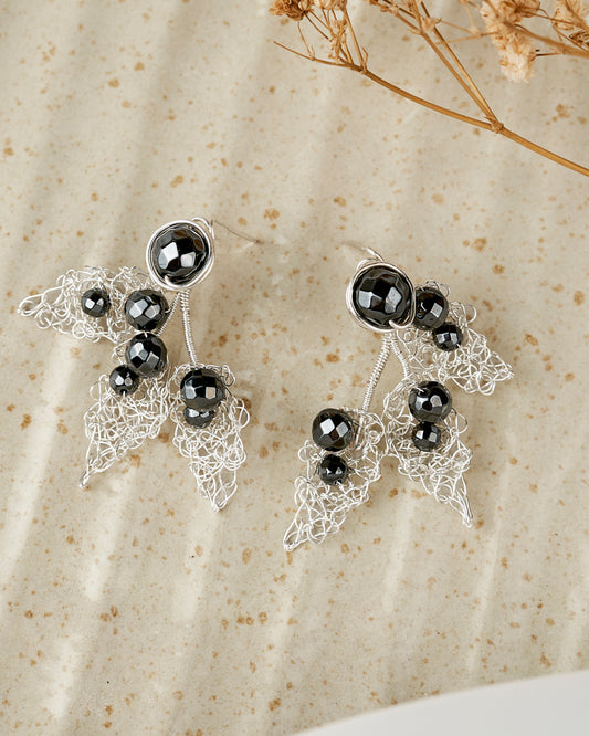 Dreamy Petal Earring Hematite Silver