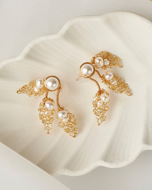 Dreamy Petal Earring Pearl Gold