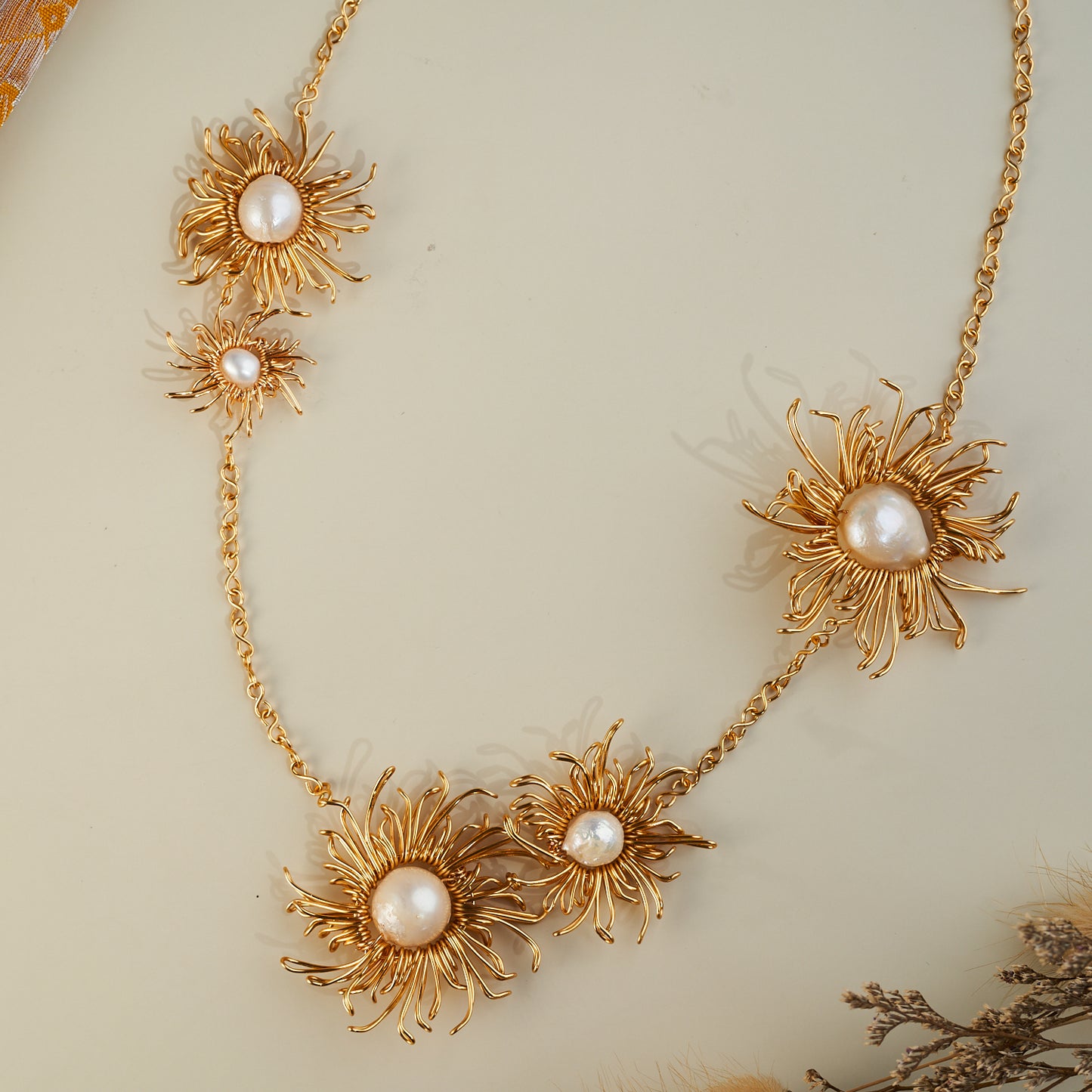 Mata Uroe Pearl Gold Long necklace