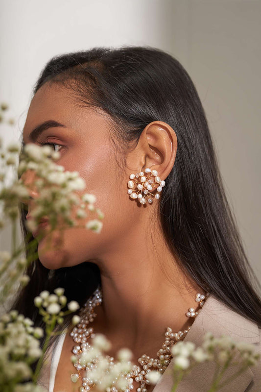 Baby breath studded earring pearl gold