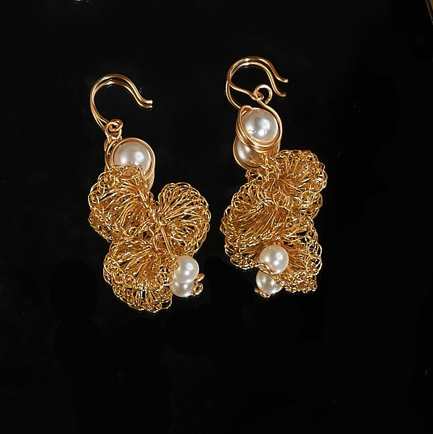 Wave circle earring pearl gold